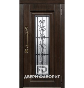 Дверь стальная в коттедж со стеклом и ковкой