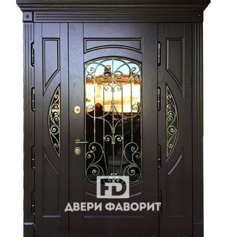 двустворчатая дверь с боковой вставкой, с ковкой и стеклом