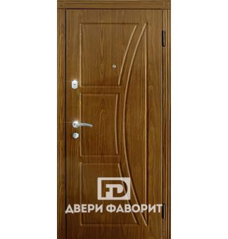 дверь в квартиру с двумя замками, раздельной ручкой и глазком