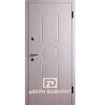 металлическая дверь отделана белым мдф