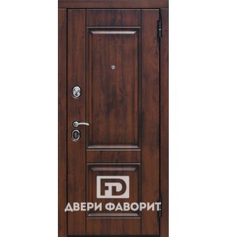 Стальная дверь с отделкой МДФ экошпон темного цвета