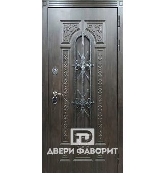 Дверь со стеклом и ковкой
