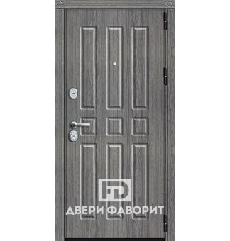 Дверь в загородный дом с серым МДФ